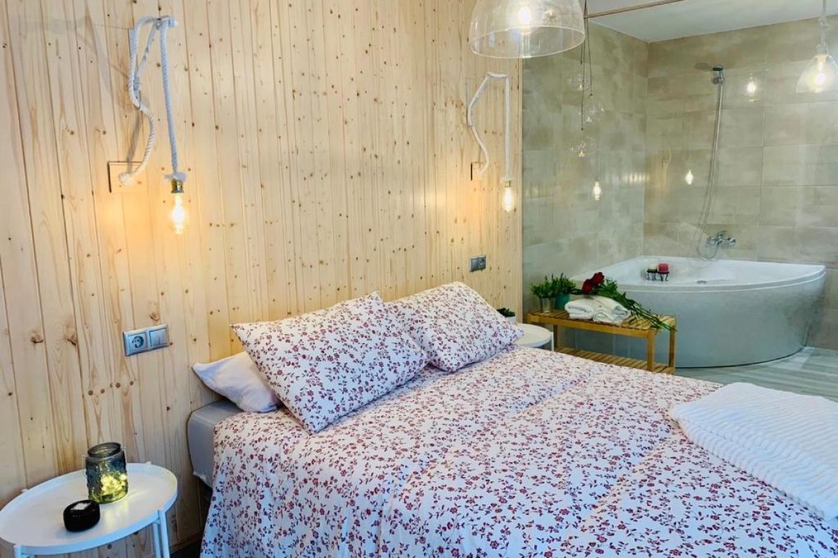 Apartamentos Cazorla Alcón